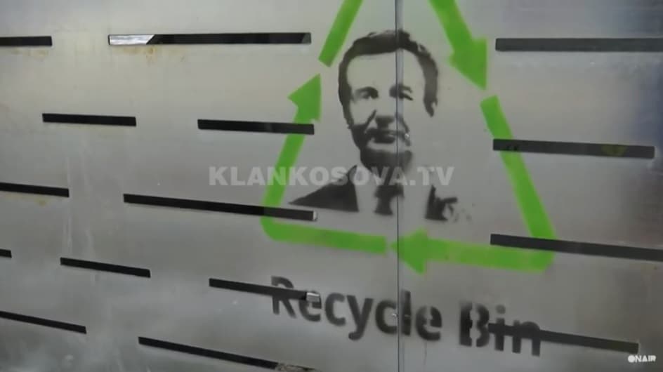 PSD në aksion, e riciklon Kurtin (VIDEO)