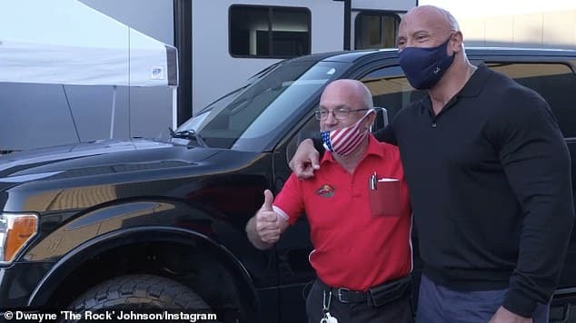 The Rock i blen xhip shokut që e strehoi si i varfër