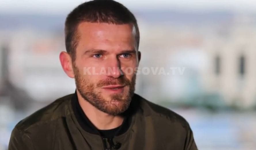 Mbrojtësi, që mori çmimin e lojtarit të vitit (VIDEO)