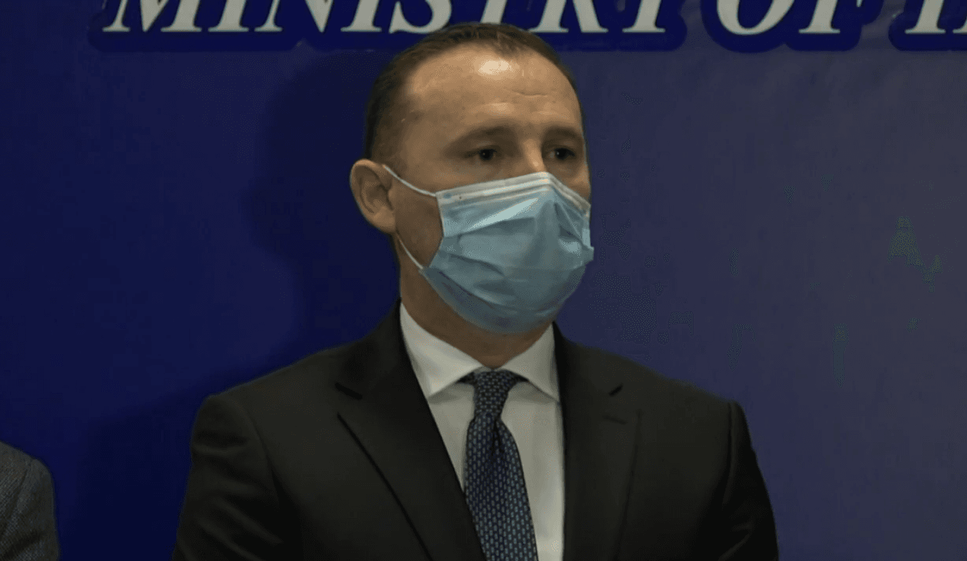 Ish-ministri Zemaj: Çdo ditë e vonesës së vaksinimit ka pasoja të mëdha