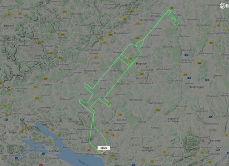 Piloti gjerman krijon shiringë gjigante në qiell