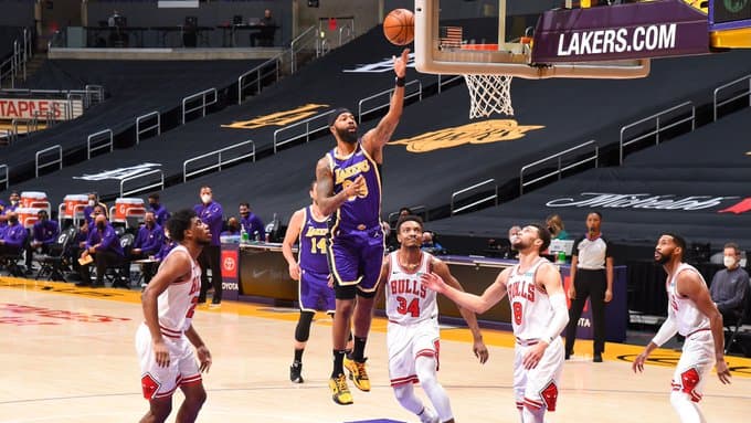 Lakers rikthehen te fitorja, mposhten Bucks dhe Clippers
