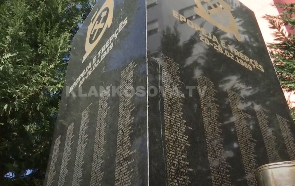 100 minatorë të Trepçës ankohen se u harruan në memorial (VIDEO)