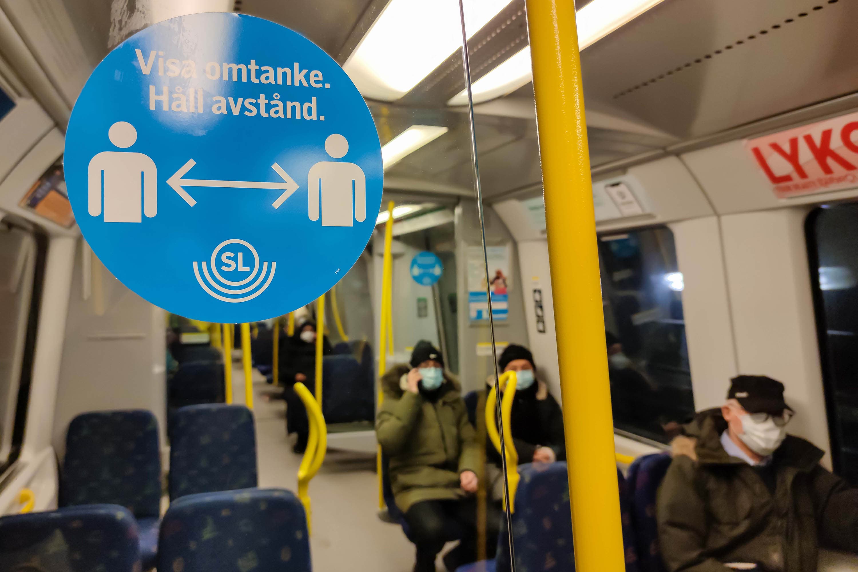Stokholm, u bëhet thirrje qytetarëve të mos udhëtojnë dhe të përdorin maska