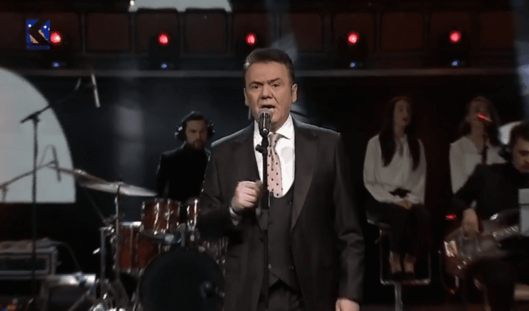 Ilir Shaqiri i kushton këngë tifozave "KUQ e ZI" (VIDEO)