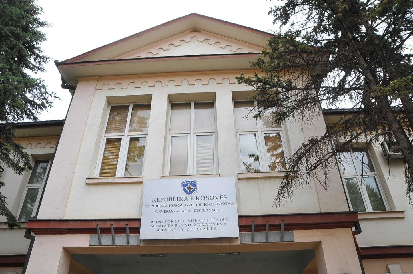 MSH: Mbi 80 vjeçët dhe ata me sëmundje kronike të presin thirrjen për vaksinim
