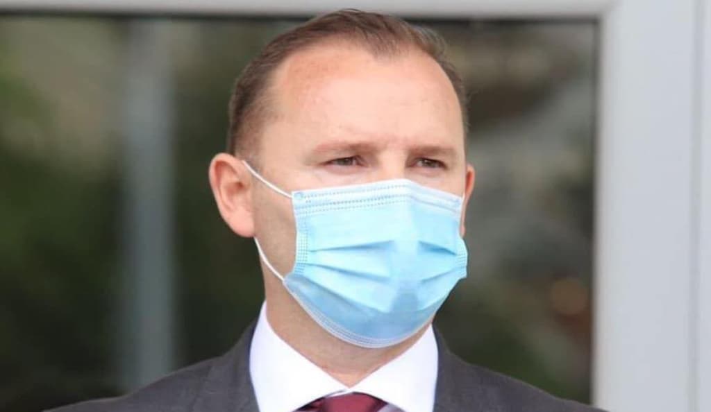 Vaksinimi në Kukës, Zemaj falënderon Shqipërinë – kritikon ndërkombëtarët