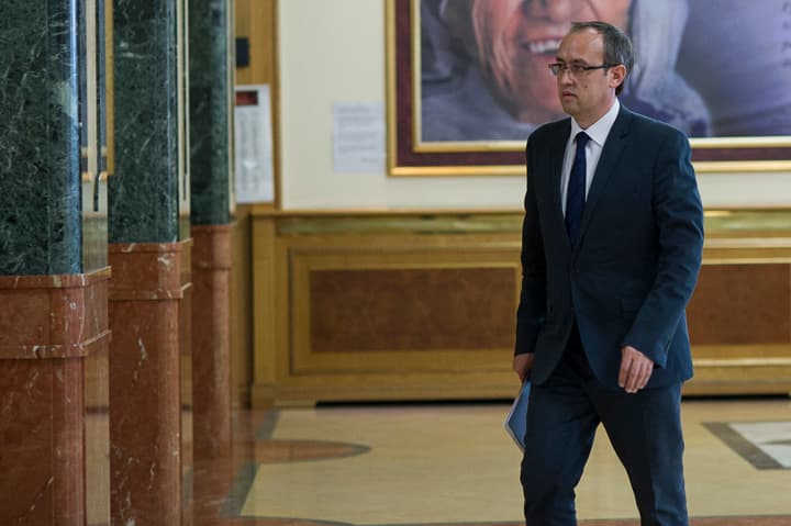 Hoti: Qeveria e emëron pa konkurs një anëtare në OSHP