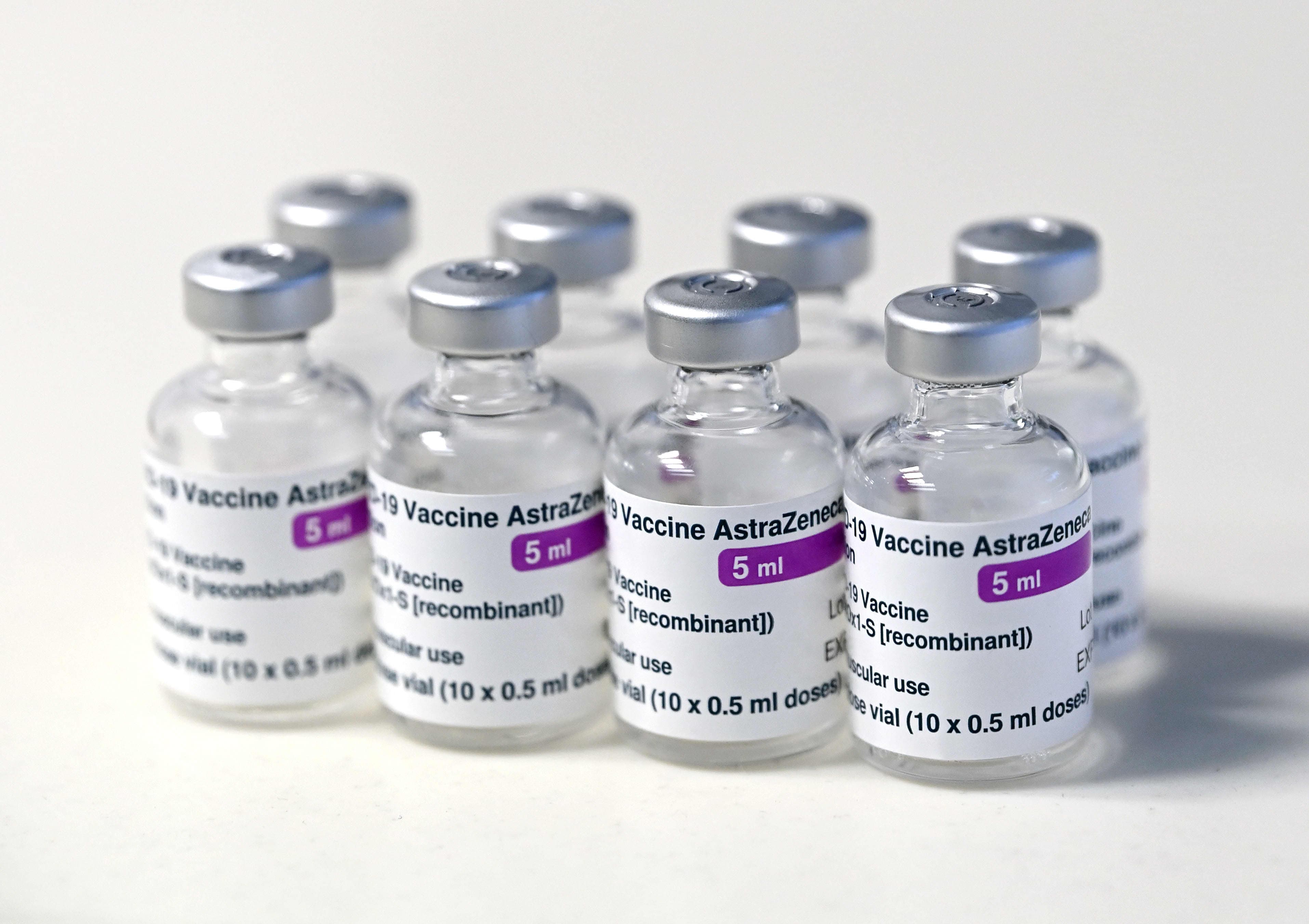 Oxford-AstraZeneca: Danimarka pezullon vaksinën 'si një masë paraprake'