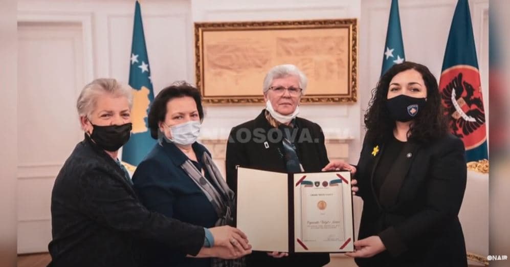 Laureatet e “Shotë Galicës” të kënaqura me urdhrin (VIDEO)