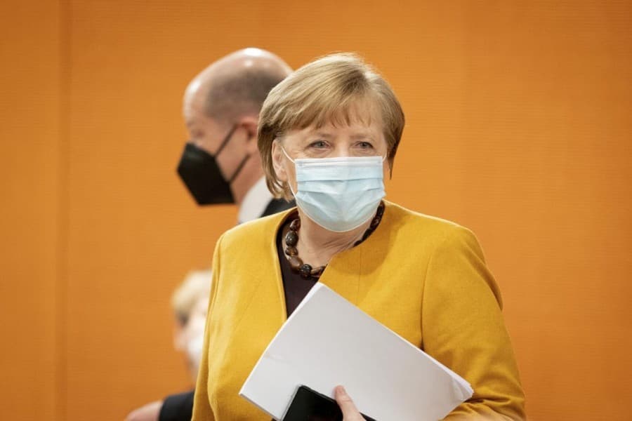 COVID-19: Merkel mbron planin e shpërndarjes, presioni për vaksina rritet