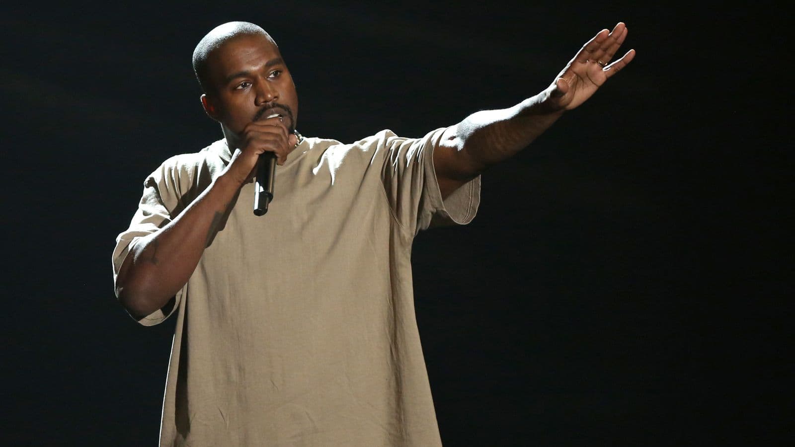 Kanye West bëhet njeriu me ngjyrë, më i pasur në historinë e SHBA-së