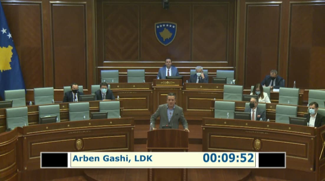 Gashi e pyet Vitinë: A është dokumenti i rremë apo konfidencial?