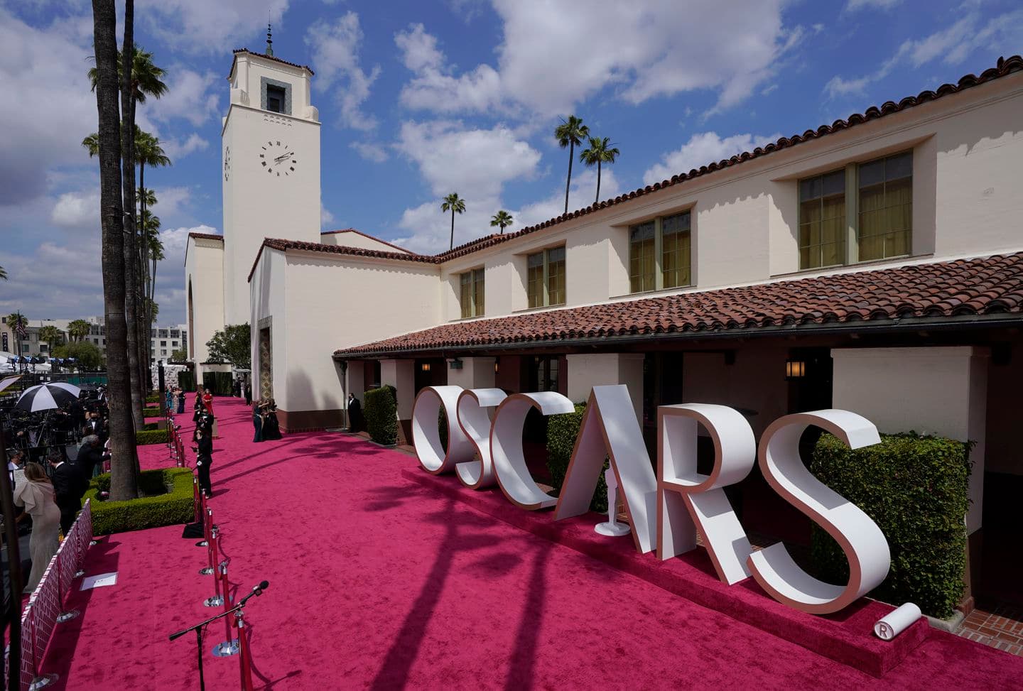 Cili është kodi i veshjes për sonte në Oscars 2021?