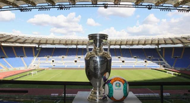 Zyrtare: UEFA lejon praninë e tifozëve brenda stadiumeve për "EURO 2020"