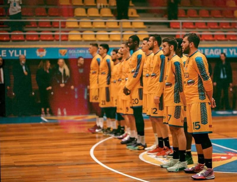 Ylli mposht Bashkimin, barazon serinë