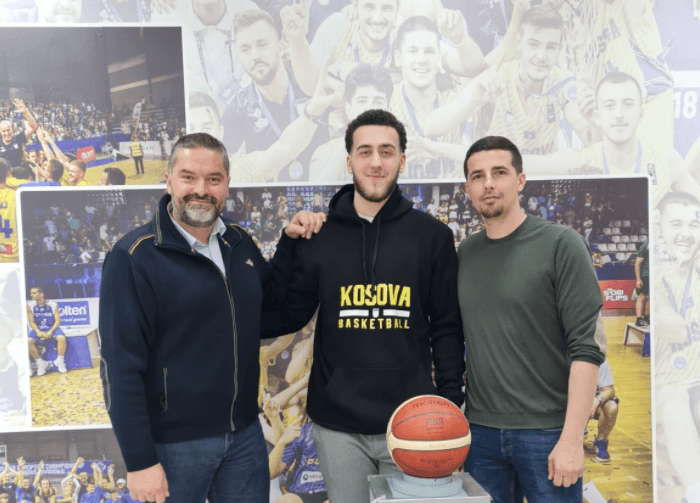 Talenti i ri kosovar i bashkohet kombëtares U18 në basketboll