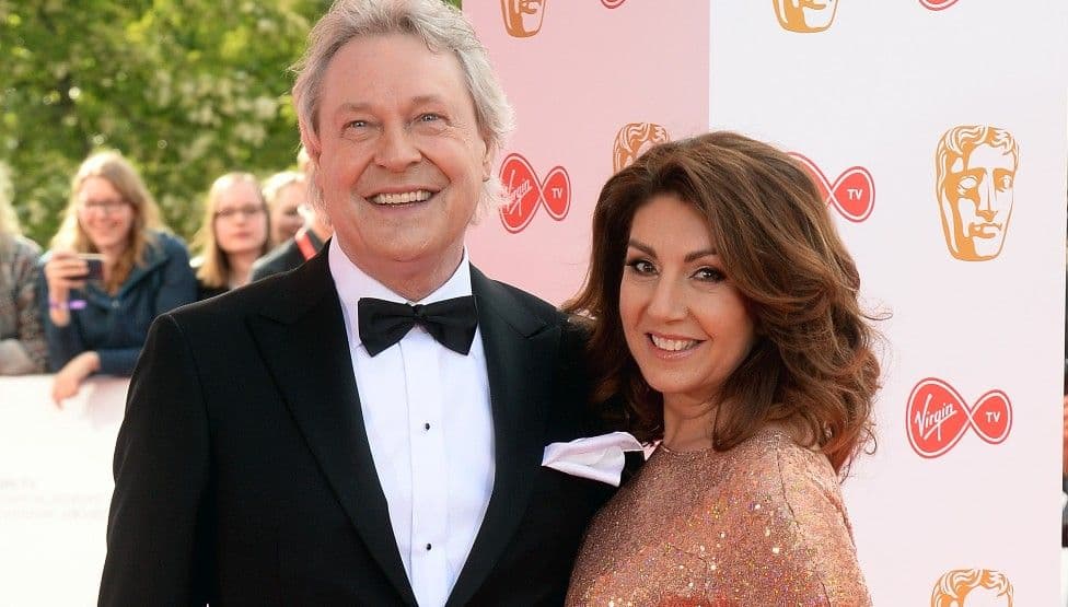 Këngëtarja Jane McDonald njofton për vdekjen e burrit