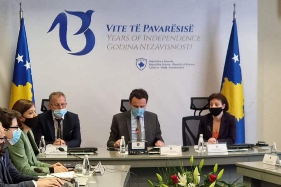 Qeveria mblidhet në ora 19:00, do të diskutohet për masat kundër COVID-19