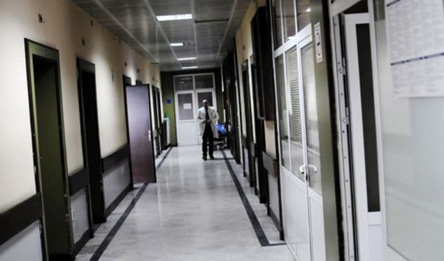 Ishte duke marrë trajtim mjekësor, vdes gruaja në QKUK