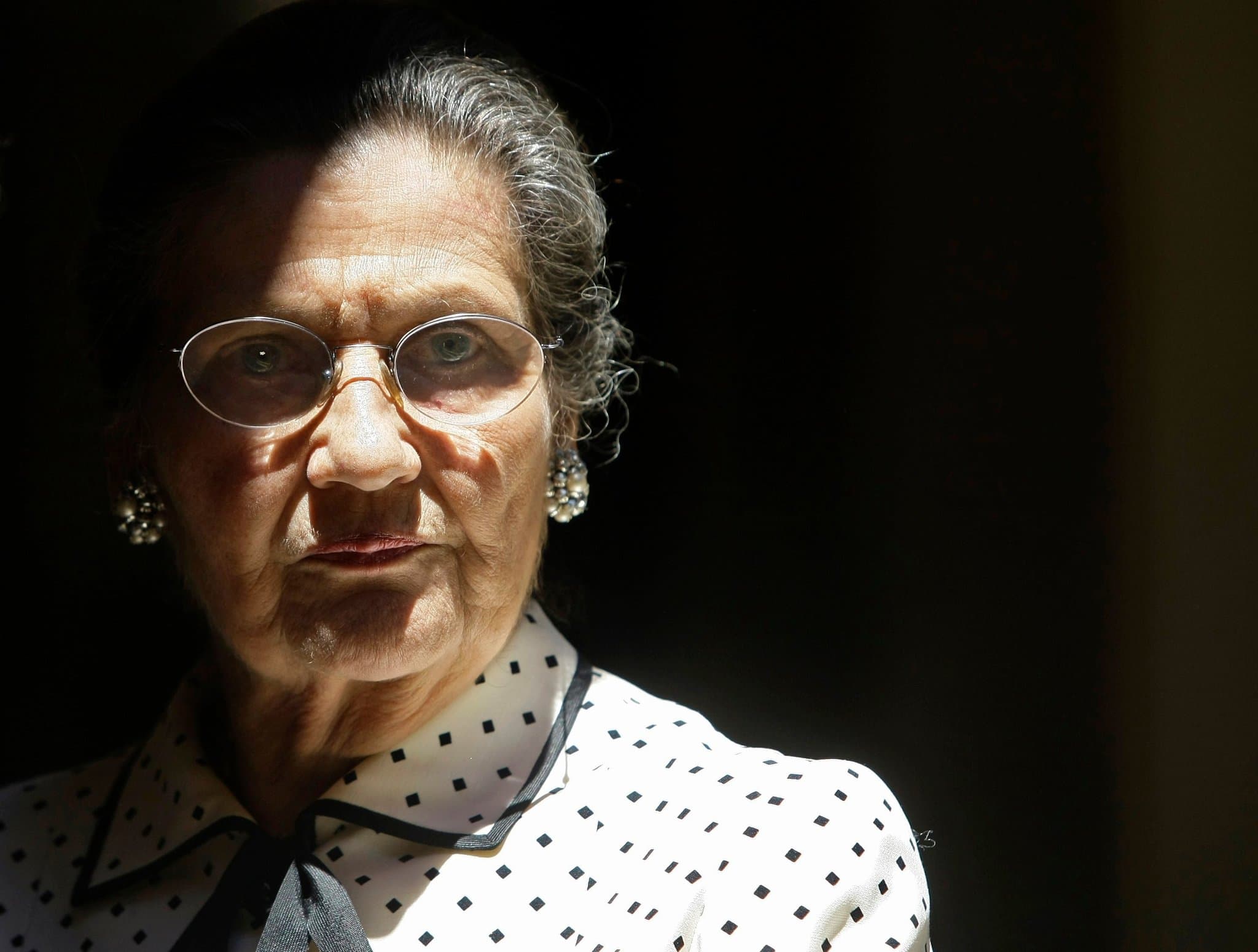 Ekspozita në Paris zbulon detaje mbi jetën e ikonës franceze Simone Veil