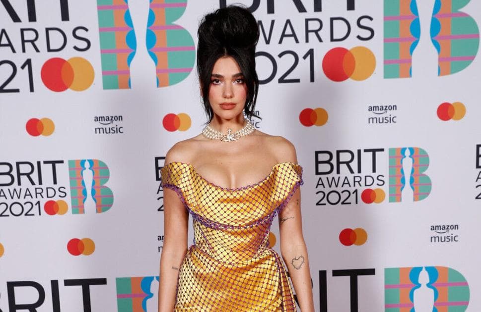 "Brit Awards 2021": Lista e plotë e fituesve të çmimeve