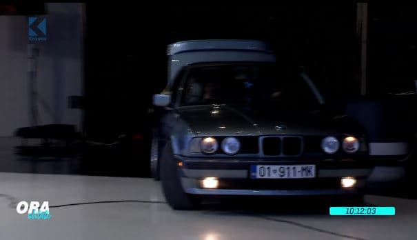 Gonxhja e ka ditëlindjen kolegët e befasojnë me një "dhuratë" BMW (VIDEO)
