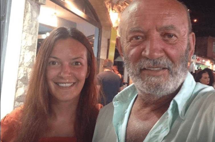 Lajçi i shtrirë në spital kujton vajzën e ndjerë: Zoti ma çoi sëmundjen e dy lule nuk t’i solla te guri për ditëlindje
