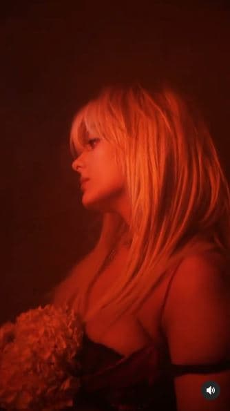 Bebe Rexha i këndon mamasë në këngën e re (VIDEO)