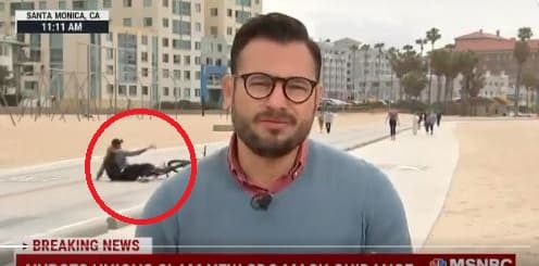 Çiklistja rrëzohet duke bërë selfie, del në transmetim direkt në TV (VIDEO)