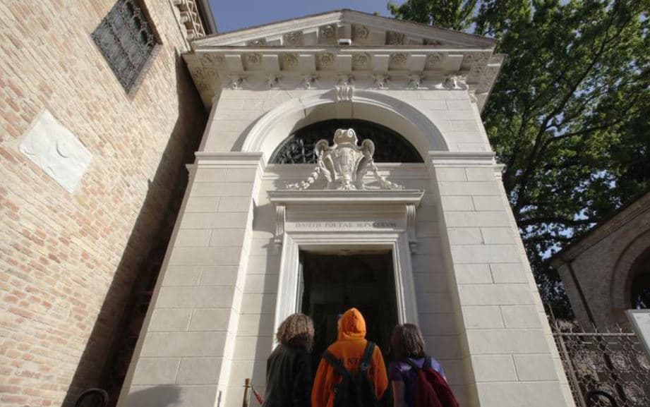 Italia nderon Dante Aligherin në 700 vjetorin e vdekjes së tij