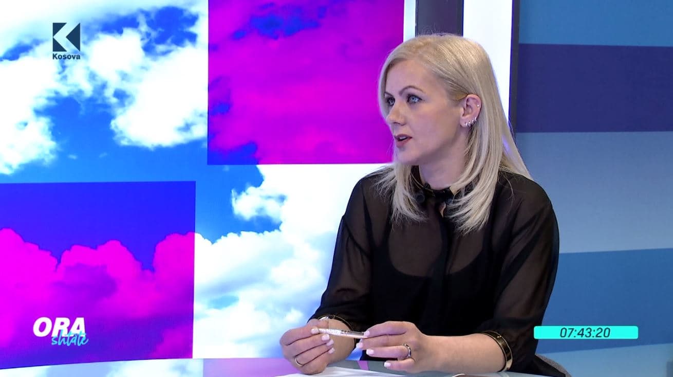 Infermierja e vaksinuar kundër COVID-19 flet rreth kësaj përvoje (VIDEO)