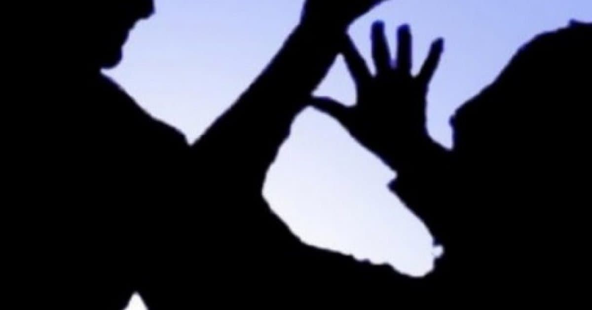 Sulmohet fizikisht nga i dashuri, kthehet në shtëpinë e prindërve