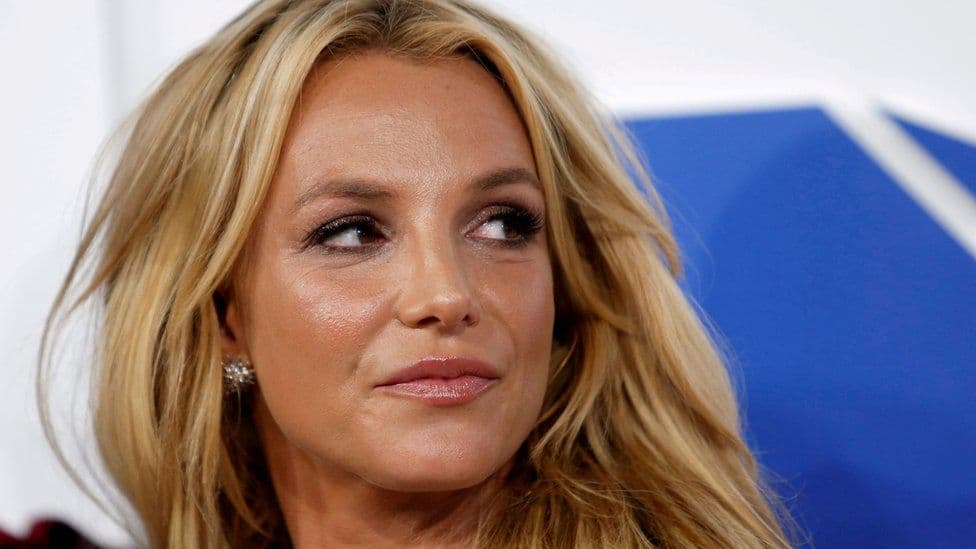 Britney Spears flet kundër kujdestarisë ‘abuzive’ nga babai