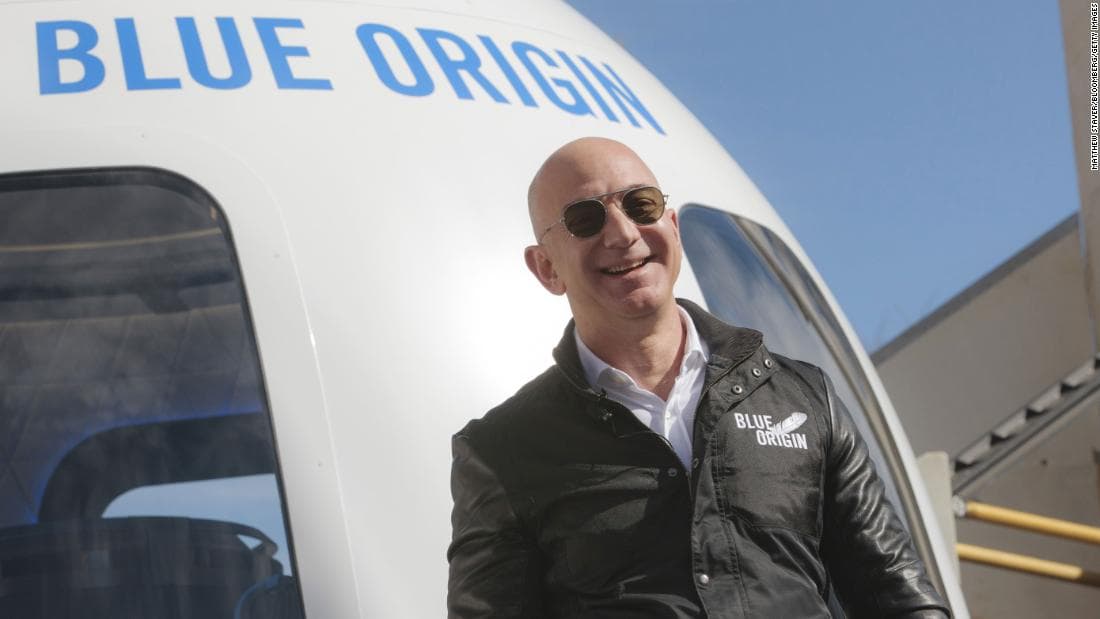 Jeff Bezos po shkon në hapësirë (VIDEO)