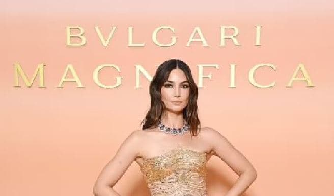 Modelja e Victoria Secret merr vëmendjen e të gjithëve në ngjarjen e Bvlgarit në Milano