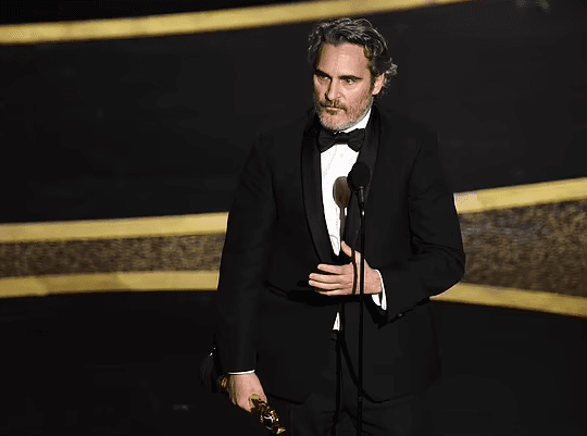 Aktori Joaquin Phoenix tregon se ''pse pati frikë'' gjatë fjalimit në Academy Awards 2020