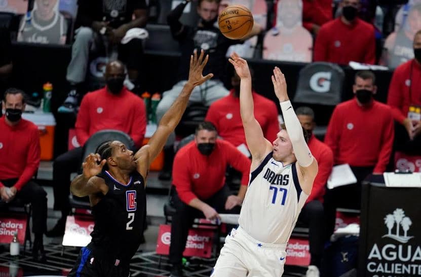 Dueli fantastik mes Dallasit dhe Clippersave zbardhë mëngjesin e së enjtes në Artmotion