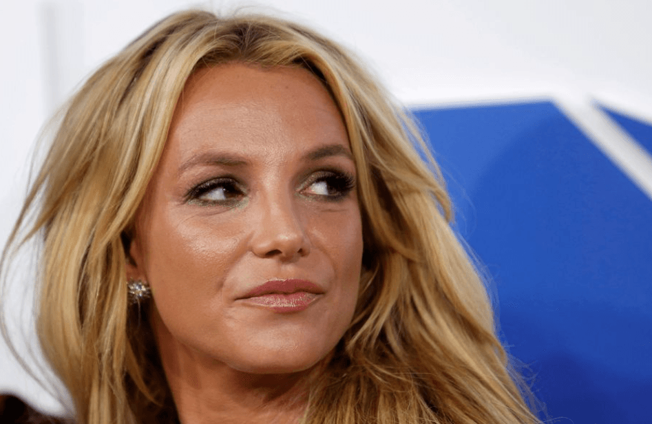 Britney Spears tregon nëse do të performojë përsëri