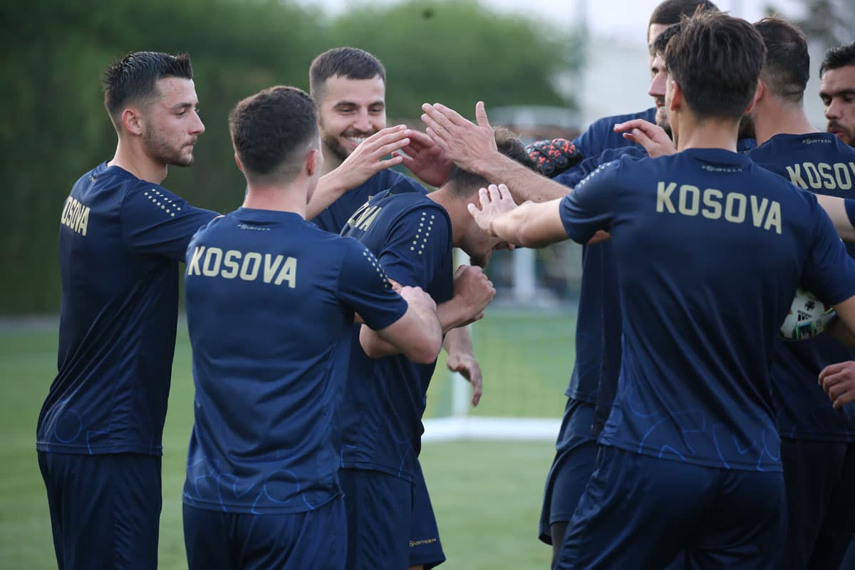 Kombëtarja e Kosovës zhvilloi seancën e fundit stërvitore para duelit me Gambinë