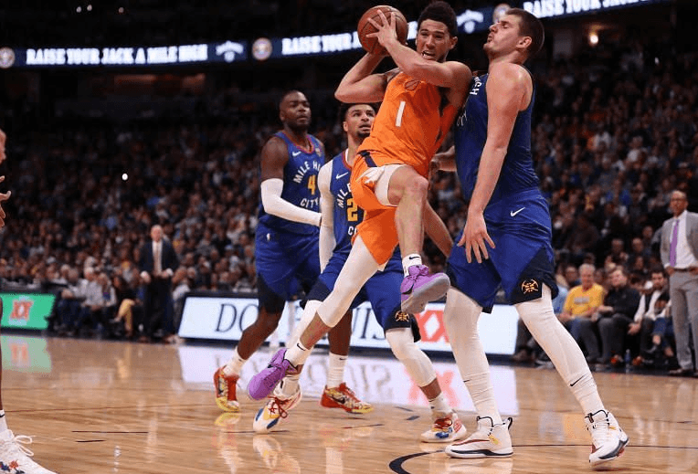 Denver dhe Phoenix zhvillojnë gjysmëfinalen e parë, ndeshja transmetohet në Artmotion