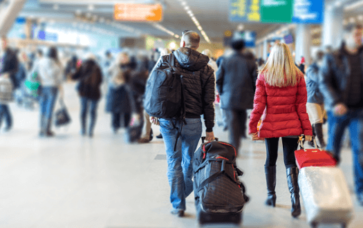 10 gjërat që nuk duhet t'i përdorni gjatë fluturimit me aeroplan
