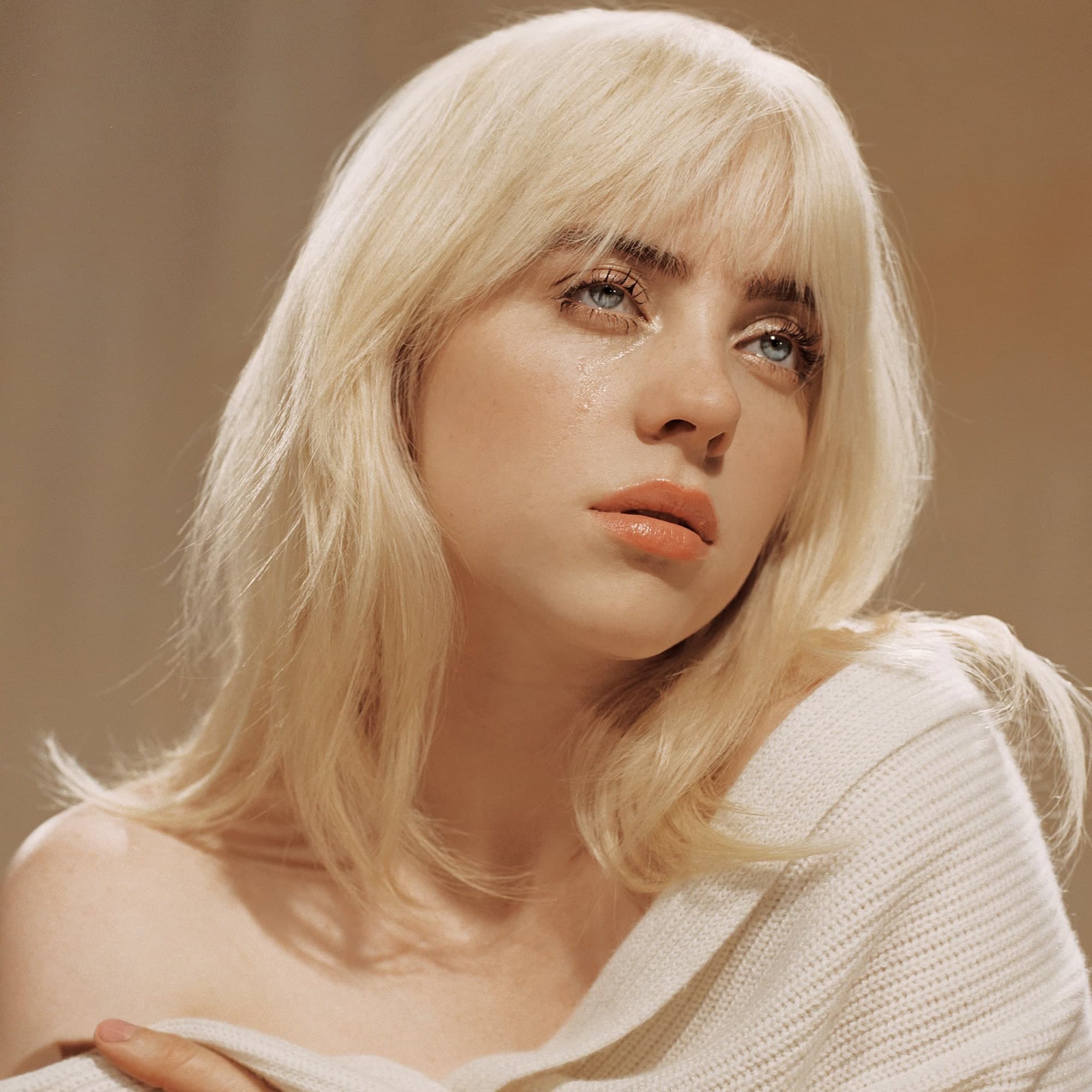 Billie Eilish, publikon albumin e saj të ri “Happier Than Ever”
