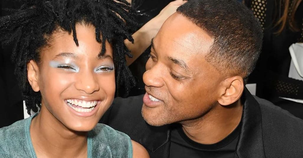 Vajza e Will Smith, Willow rruan flokët e saj gjatë përformimit në koncert