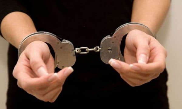 Arrestohet një vajzë në Istog për posedim të substancave narkotike
