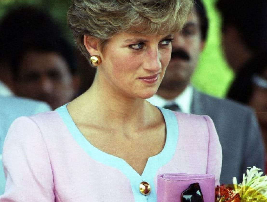 Veshjet që e vërtetojnë se Princesha Diana ishte e dashuruar me ngjyrën rozë (FOTO)