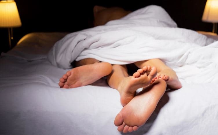 Gjërat që duhet t'i provoni për të ''ndezur'' jetën tuaj seksuale