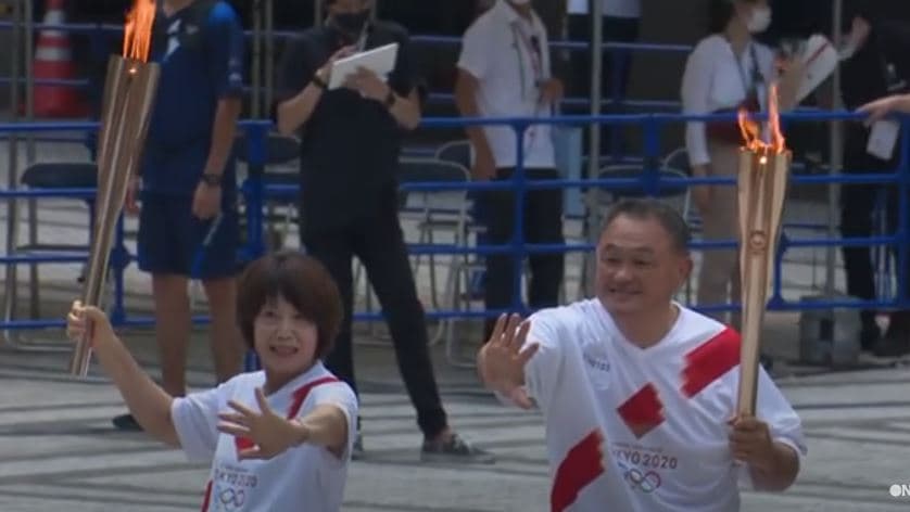 Flaka Olimpike arrin në Tokio para nisjes së Lojërave (VIDEO)