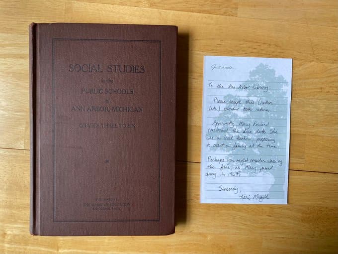 Libri i kthehet bibliotekës pas 70 vjetësh