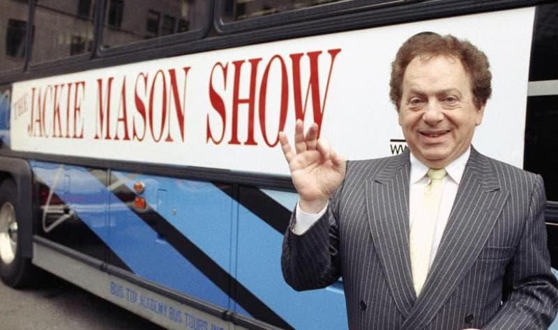 Vdes në moshën 93 vjeçare, komediani, Jackie Mason